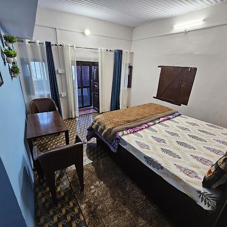 The Heavens Apartment Almora Luaran gambar