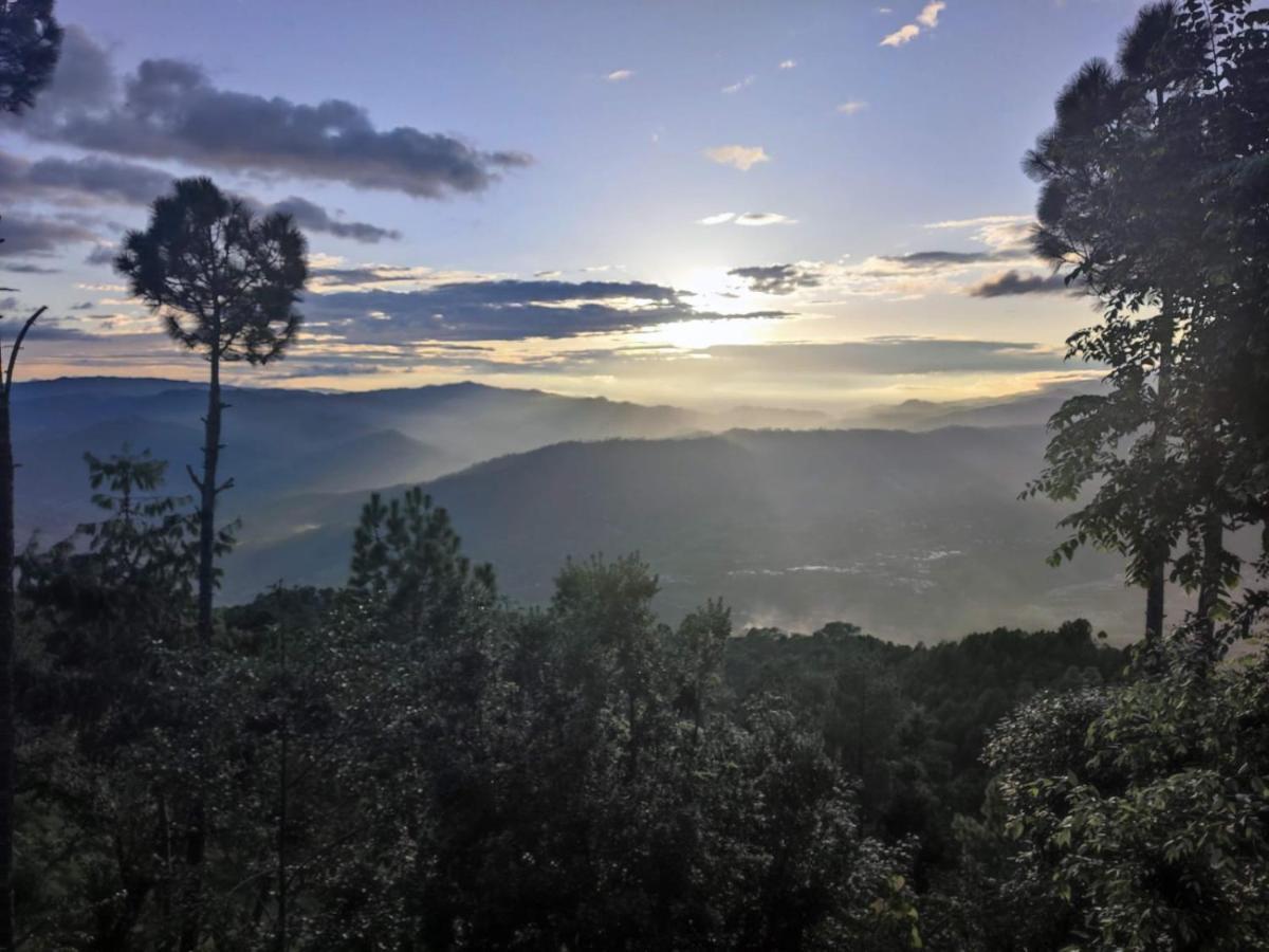 The Heavens Apartment Almora Luaran gambar