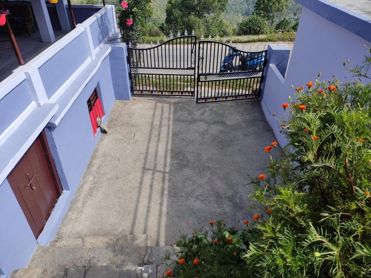 The Heavens Apartment Almora Luaran gambar