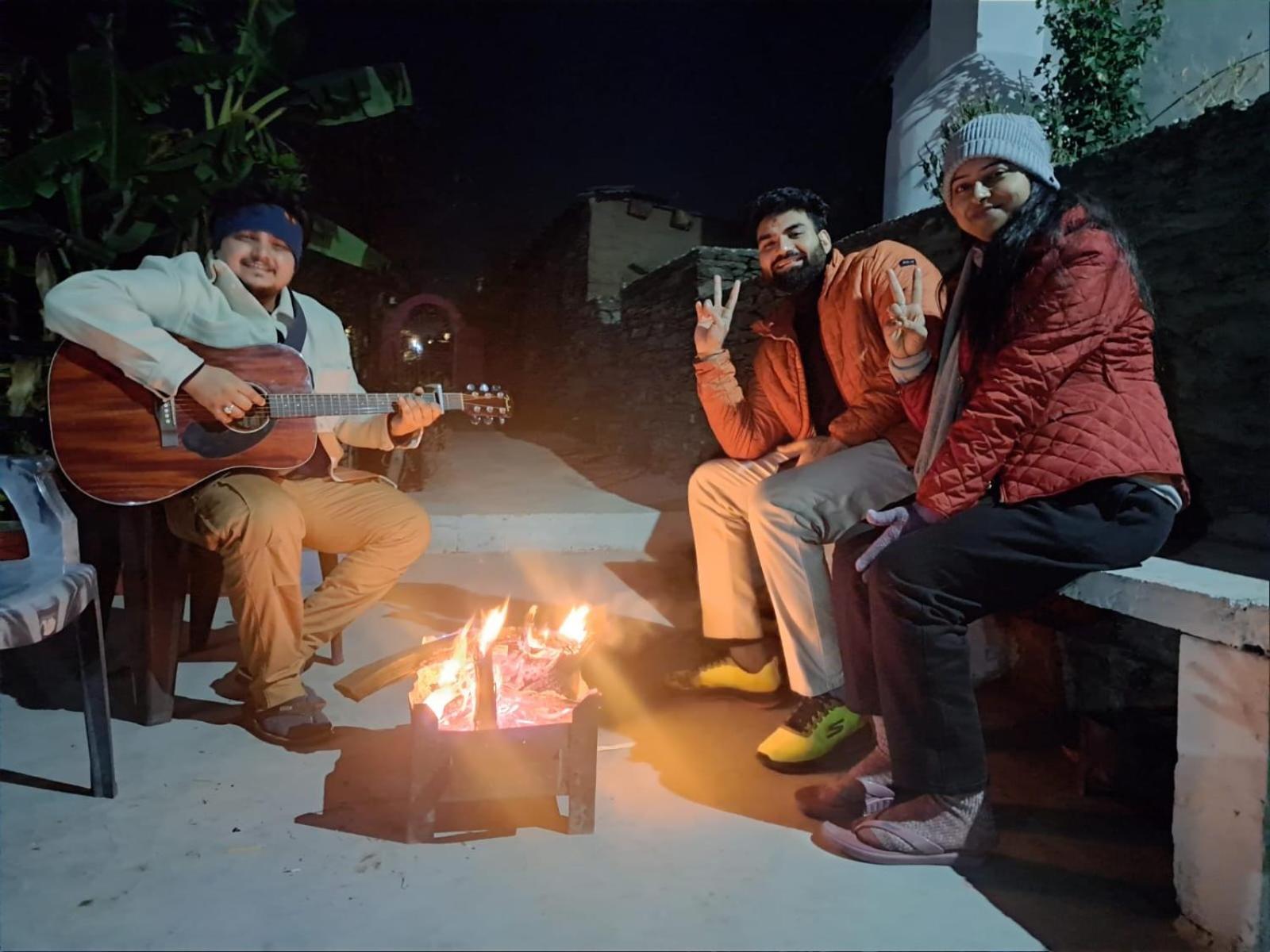 The Heavens Apartment Almora Luaran gambar