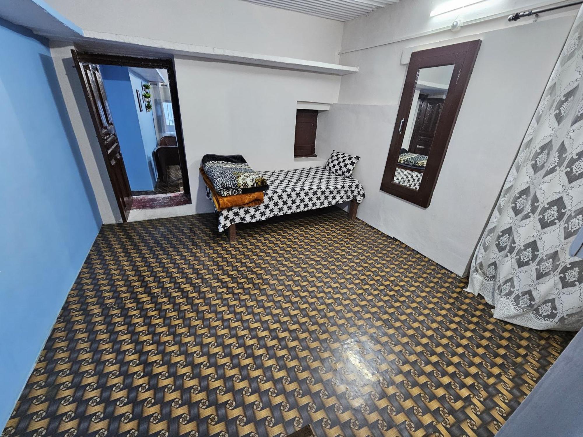 The Heavens Apartment Almora Luaran gambar